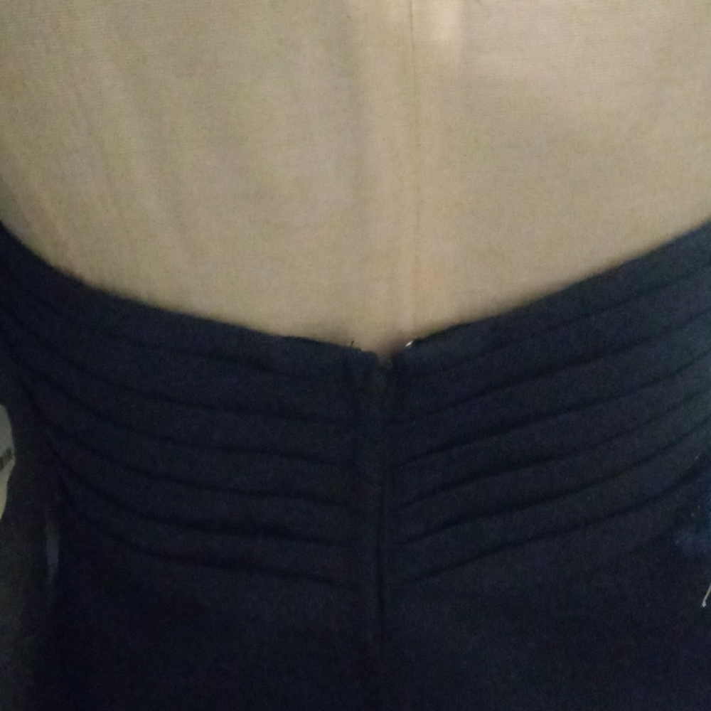 Gown - Picture 6 of 8